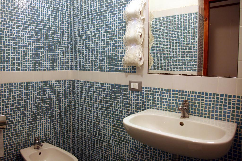B&B Al Centro Di ปาแลร์โม ภายนอก รูปภาพ